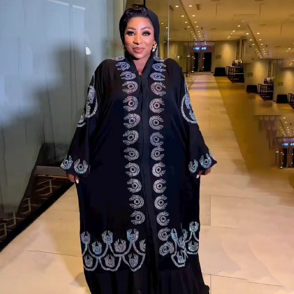 Musical Instrument Africa - African moms' fashionable and elegant robe